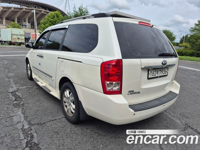 Kia Carnival Grand Carnival GLX Luxury — пробег 209 700 км — фото 3 из 5