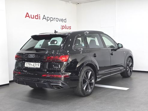 Audi Q7 55 TFSI Quattro Premium — пробег 943 км — фото 2 из 5
