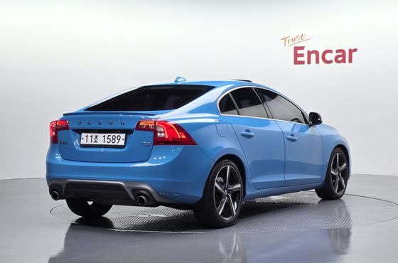 Volvo S60 T5 R-Design 2nd — пробег 59 818 км — фото 2 из 5
