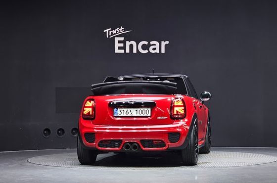 Mini Cooper Convertible JCW 3rd — пробег 57 134 км — фото 4 из 5