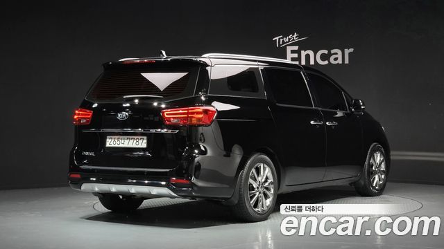 Kia Carnival из Кореи Encar