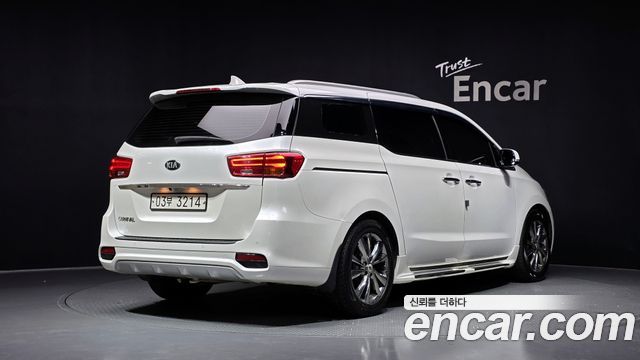 Kia Carnival из Кореи Encar