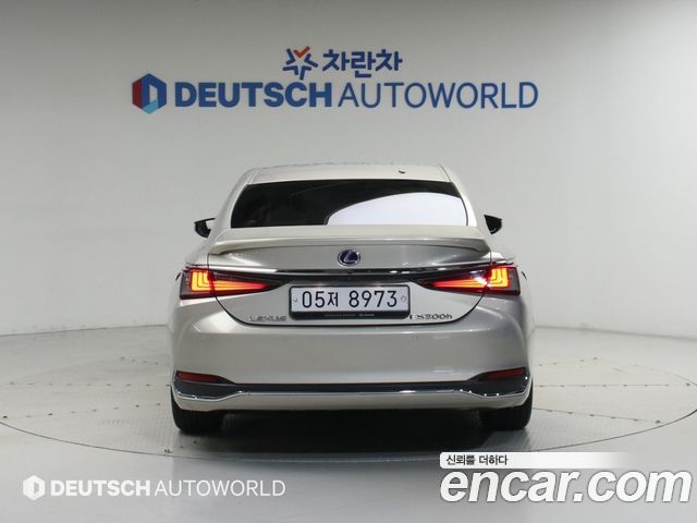 Lexus ES Luxury Plus — пробег 53 962 км — фото 4 из 5