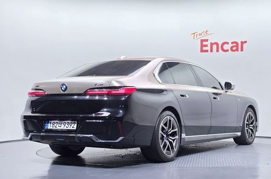 BMW 7-Series 740i xDrive M Sport — пробег 24 514 км — фото 2 из 5