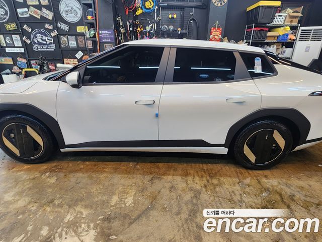 Kia EV4 Long Range 2WD Air — пробег 13 100 км — фото 3 из 5