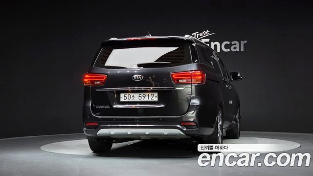 Kia Carnival из Кореи Encar
