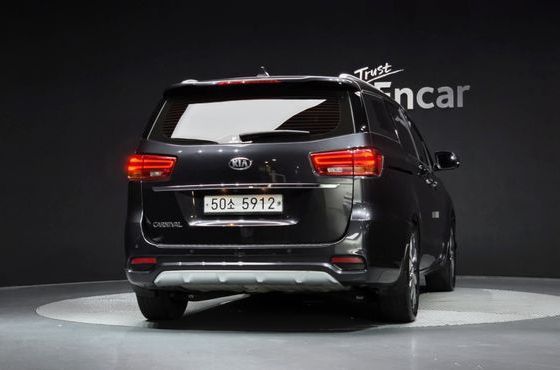 Kia Carnival 9-Seater Noblesse Special — пробег 186 144 км — фото 4 из 5