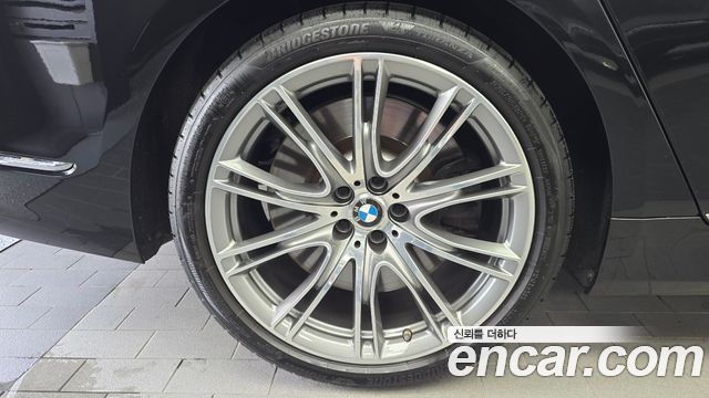 BMW 7-Series M760Li xDrive V12 Excellence — пробег 69 459 км — фото 5 из 5