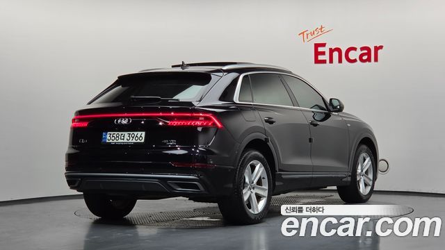 Audi Q8 45 TDI Quattro Premium — пробег 128 765 км — фото 2 из 5