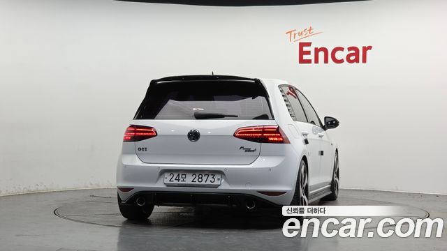 Volkswagen Golf 2.0 GTI — пробег 81 007 км — фото 4 из 5