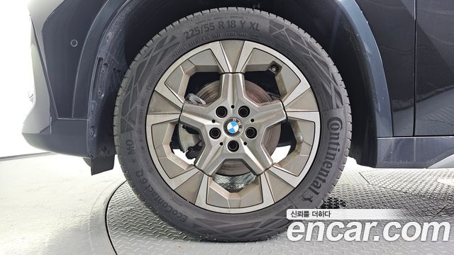 BMW X1 sDrive 20i xLine — пробег 5 377 км — фото 5 из 5