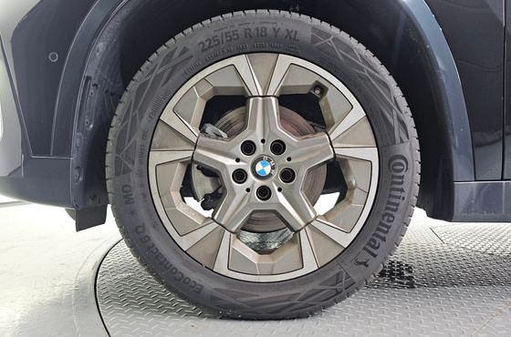 BMW X1 sDrive 20i xLine — пробег 5 377 км — фото 5 из 5