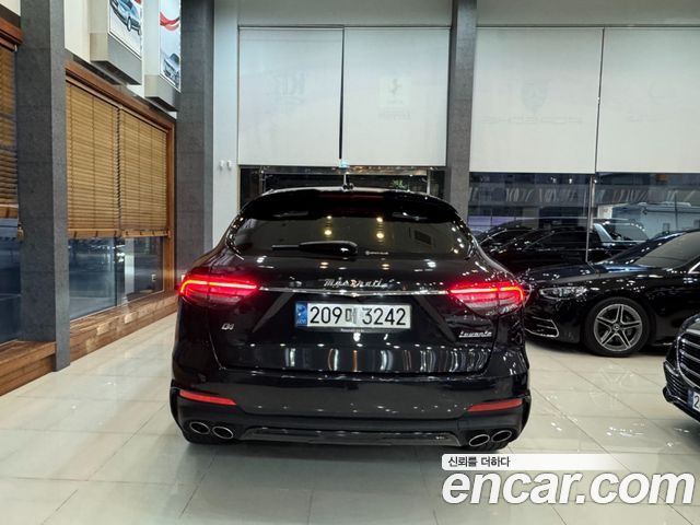 Maserati Levante из Кореи Encar