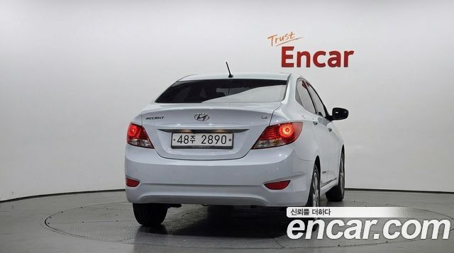 Hyundai Accent 1.4 VVT Smart Special — пробег 72 586 км — фото 4 из 5