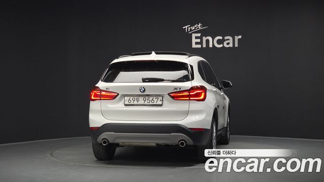 BMW X1 xDrive 20d Joy — пробег 68 344 км — фото 4 из 5