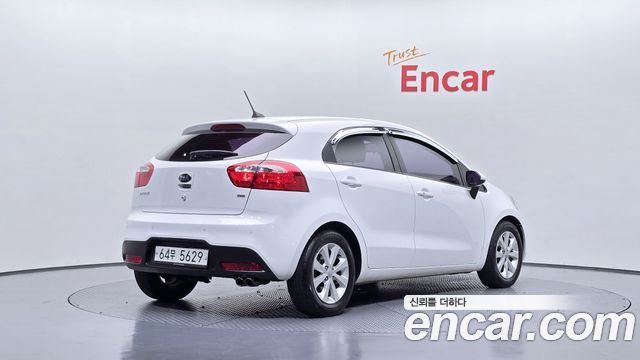 Kia pride 1.6 GDI Hatchback Luxury — пробег 65 502 км — фото 2 из 5