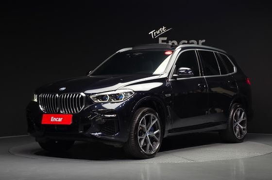 BMW X5 xDrive 45e M Sport — пробег 112 049 км — фото 1 из 5