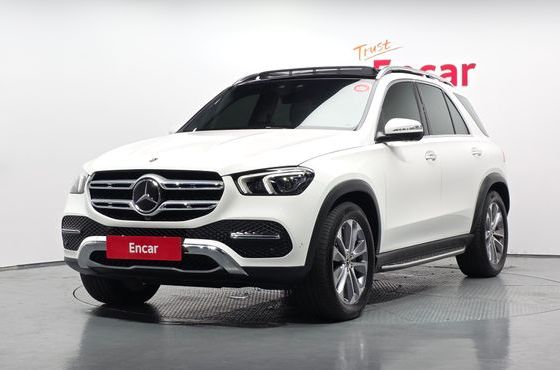 Mercedes-Benz GLE-Class GLE300d 4MATIC — пробег 21 110 км — фото 1 из 5