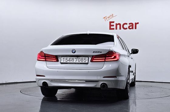 BMW 5-Series 530e Luxury — пробег 124 063 км — фото 4 из 5