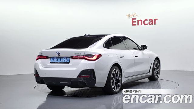 BMW i4 eDrive40 M Sports Pro — пробег 40 210 км — фото 2 из 5