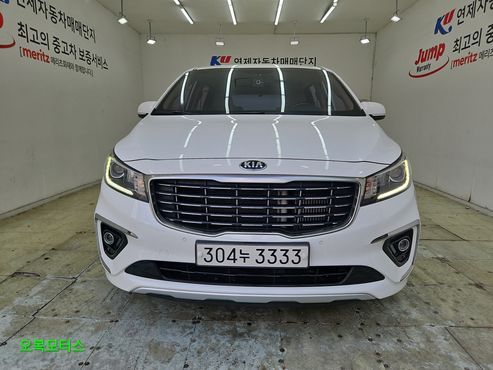 Kia Carnival 9-Seater Prstige — пробег 61 900 км — фото 3 из 5