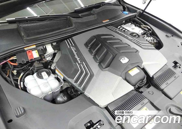 Lamborghini Urus из Кореи Encar