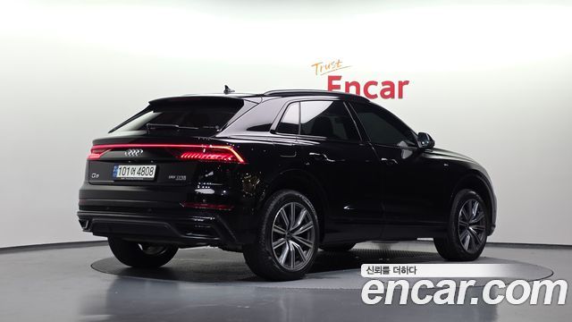 Audi Q8 55 TFSI Quattro Premium — пробег 115 712 км — фото 2 из 5