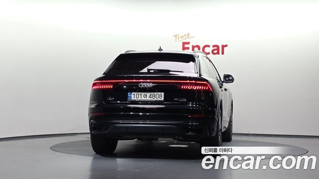 Audi Q8 55 TFSI Quattro Premium — пробег 115 712 км — фото 4 из 5
