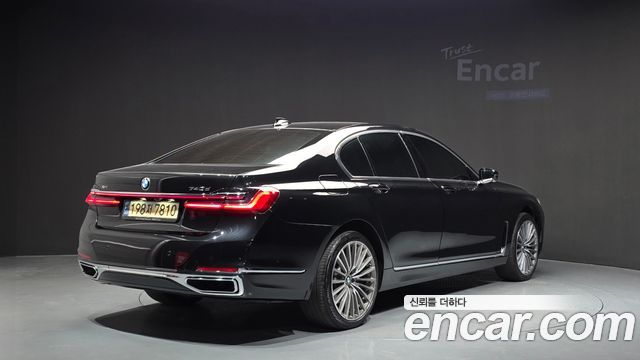 BMW 7-Series 740d xDrive Design Pure Excellence — пробег 100 170 км — фото 2 из 5