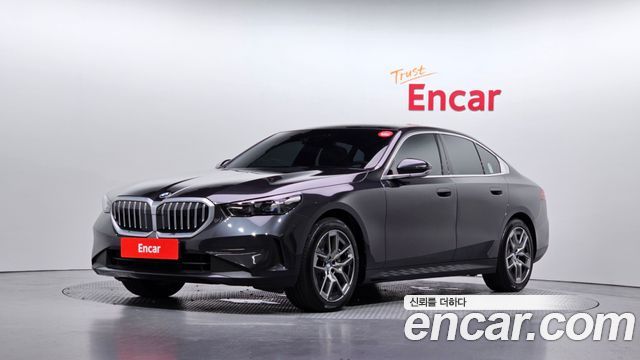 BMW 5-Series 530i xDrive — пробег 102 925 км — фото 1 из 5