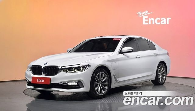 BMW 5-Series 530e Luxury — пробег 67 349 км — фото 1 из 5