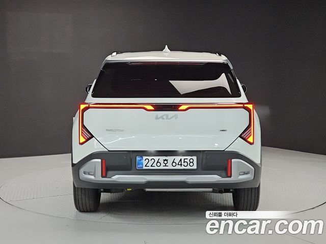 Kia Seltos HEV 1.6 2WD Signature — пробег 3 737 км — фото 3 из 5