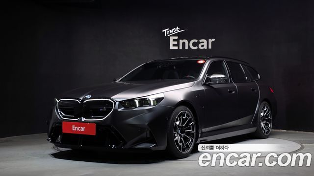 BMW M5 M5 Touring — пробег 4 070 км — фото 1 из 5