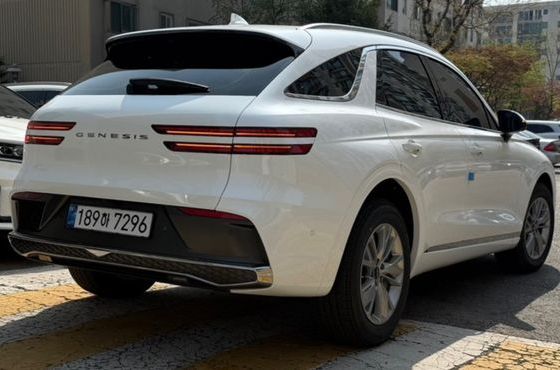 Genesis GV70 2.5T Gasoline 2WD — пробег 1 300 км — фото 2 из 5