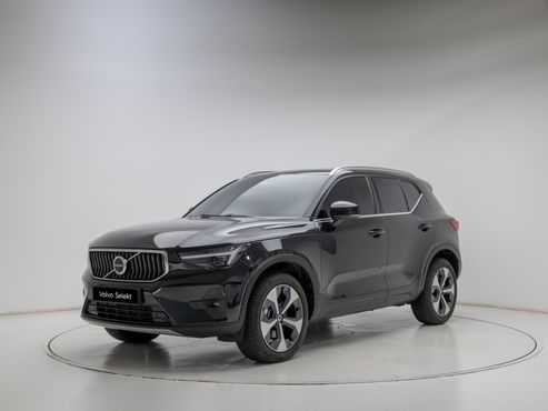 Volvo XC40 B4 Ultra Bright — пробег 12 435 км — фото 1 из 5