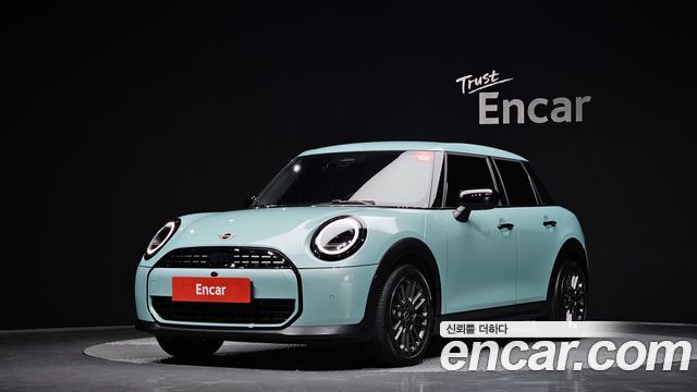 Mini Cooper 5Door Breeze Edition — пробег 5 082 км — фото 1 из 5