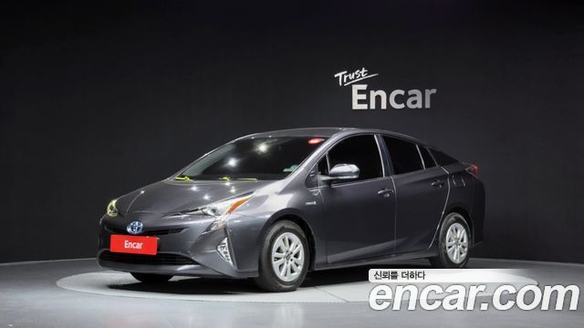 Toyota Prius 1.8 E — пробег 88 692 км — фото 1 из 5