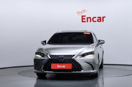 Lexus ES Executive — пробег 32 236 км — фото 3 из 5