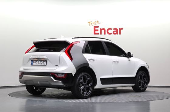Kia Niro Signature — пробег 42 683 км — фото 2 из 5