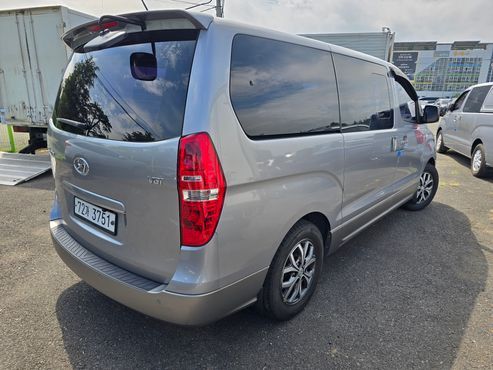 Hyundai Starex 12-Seater Wagon Modern Special — пробег 120 005 км — фото 2 из 5