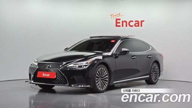 Lexus LS 3.5 Luxury AWD — пробег 3 426 км — фото 1 из 5