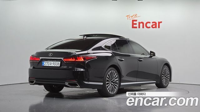 Lexus LS 3.5 Luxury AWD — пробег 3 426 км — фото 2 из 5