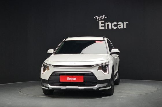 Kia Niro Prestige — пробег 26 178 км — фото 3 из 5