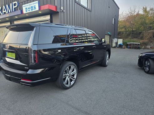 Cadillac Escalade 6.2 Sports Platinum — пробег 12 300 км — фото 2 из 5
