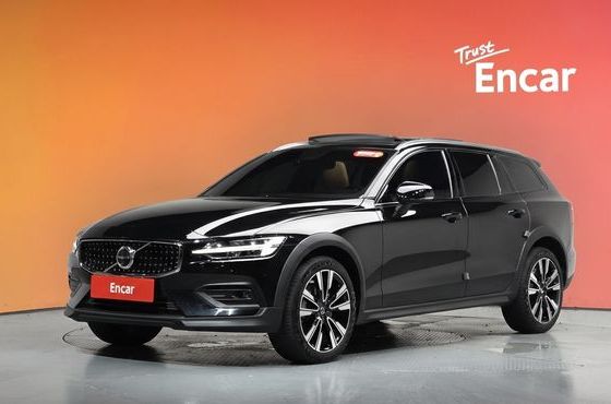 Volvo V60 B5 Ultimate AWD — пробег 48 227 км — фото 1 из 5