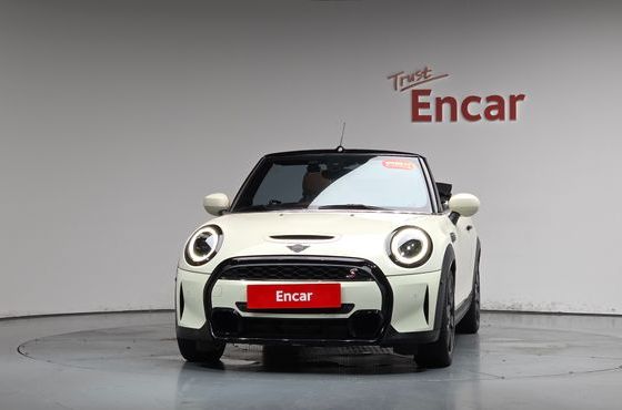 Mini Cooper Convertible Classic Launch Pack Third Generation — пробег 50 728 км — фото 3 из 5