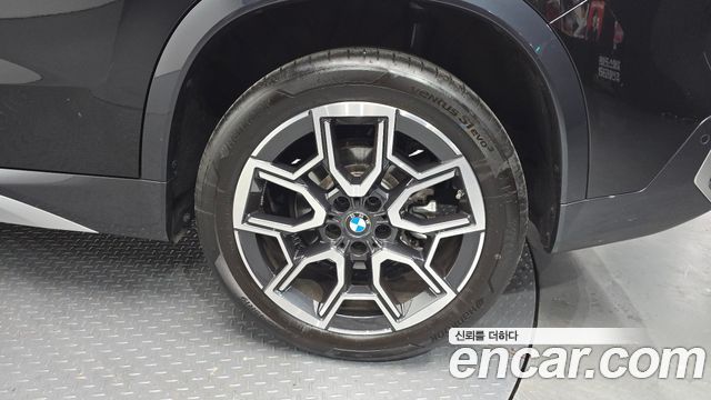 BMW X1 xDrive 20i xLine — пробег 15 520 км — фото 5 из 5