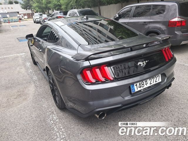 Ford Mustang Coupe — пробег 39 500 км — фото 4 из 5