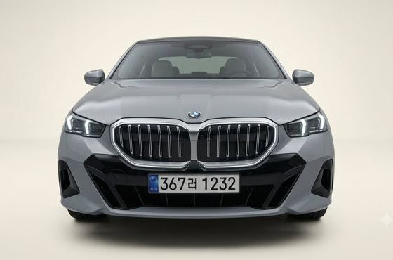 BMW 5-Series 520i M Sport — пробег 12 626 км — фото 2 из 5