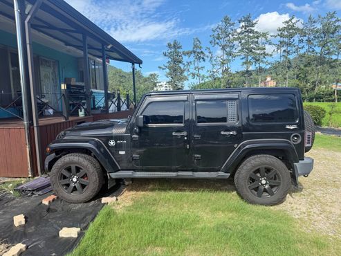 Jeep Wrangler 3.8 70th Anniversary — пробег 182 000 км — фото 3 из 5